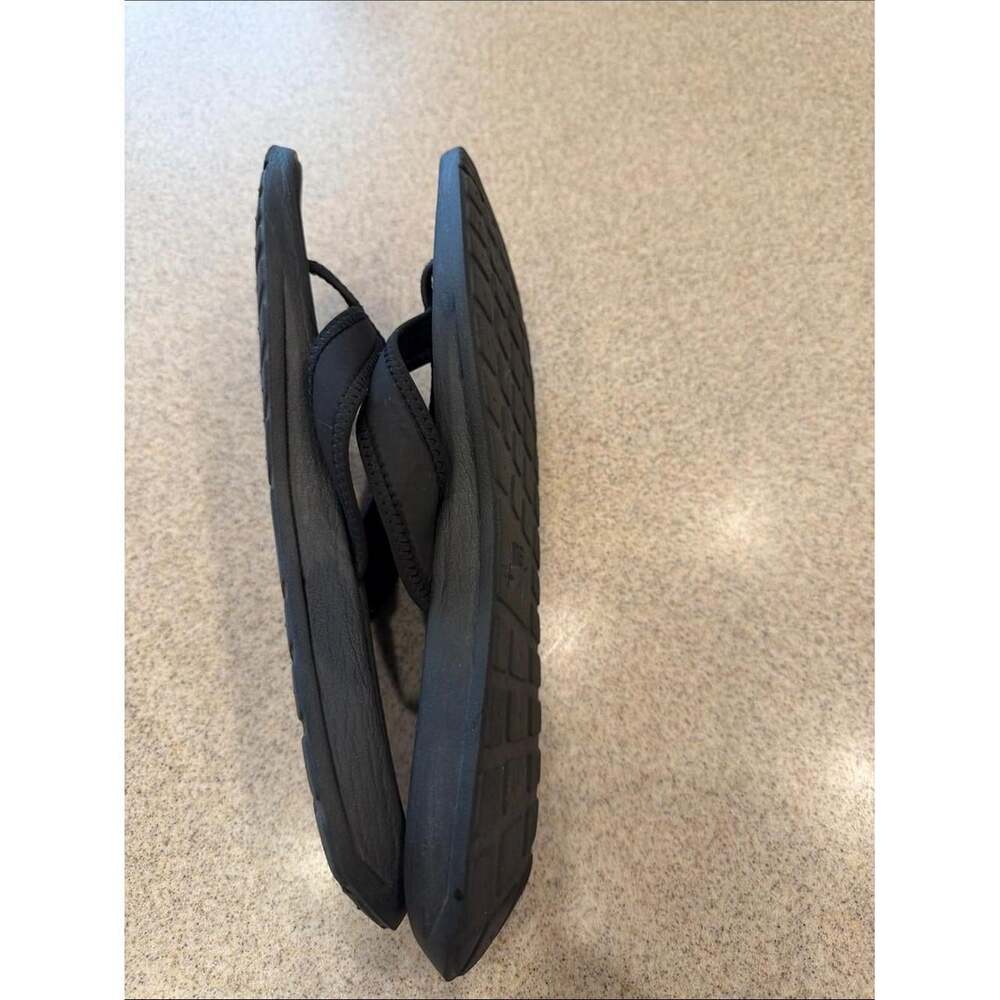 Nike Women's Black and White Flipflops - Picture 7 of 8